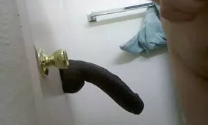 Stidljiva žena se srami prilijepiti za porno massaje nešto što nije u spavaćoj sobi