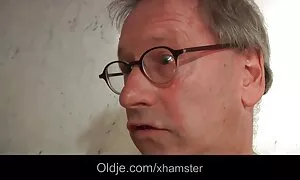 Emo djevojka i thai porno massage muškarac