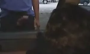 Mlada Selena na prijemu thai massage porno kod pijanog ginekologa