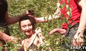 Pickupovi porno mom massage uvjeravaju djevojku