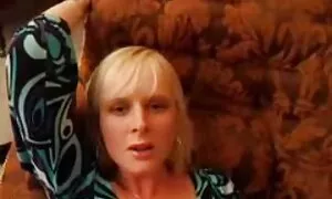 Sluškinja izaziva porno massage mom seksualnog diva na hardcore